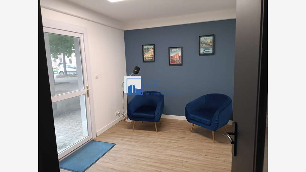 À louer local professionnel 81m² Angers St-Lazare