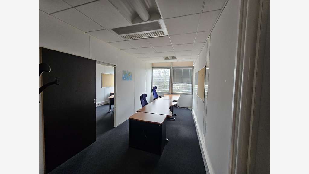 Plateau de bureaux 683m² à louer Angers St Serge