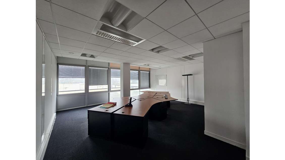 Plateau de bureaux 920m² à louer à Angers St Serge