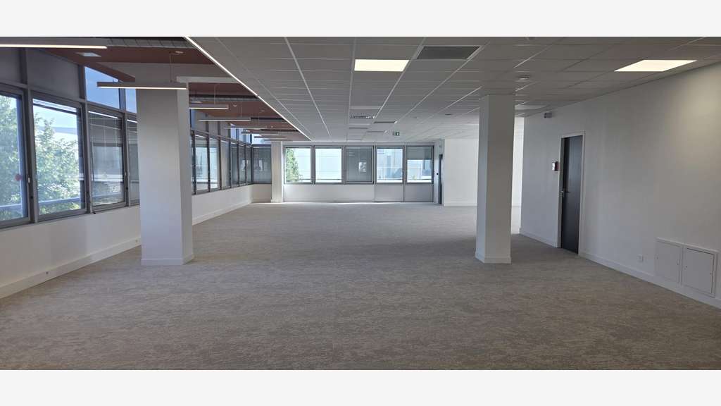Plateau de bureaux 920m² à louer à Angers St Serge