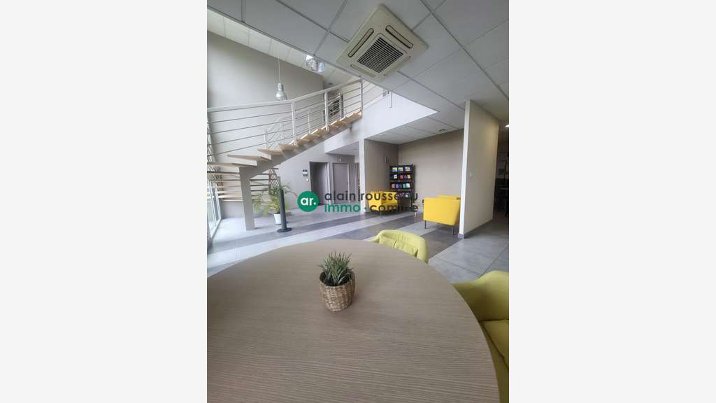 Loue immeuble de bureaux indépendant 320m² Angers