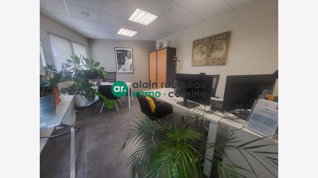 Loue immeuble de bureaux indépendant 320m² Angers