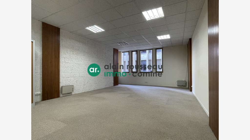 A louer bureaux 54m² R+1 Place la Fayette