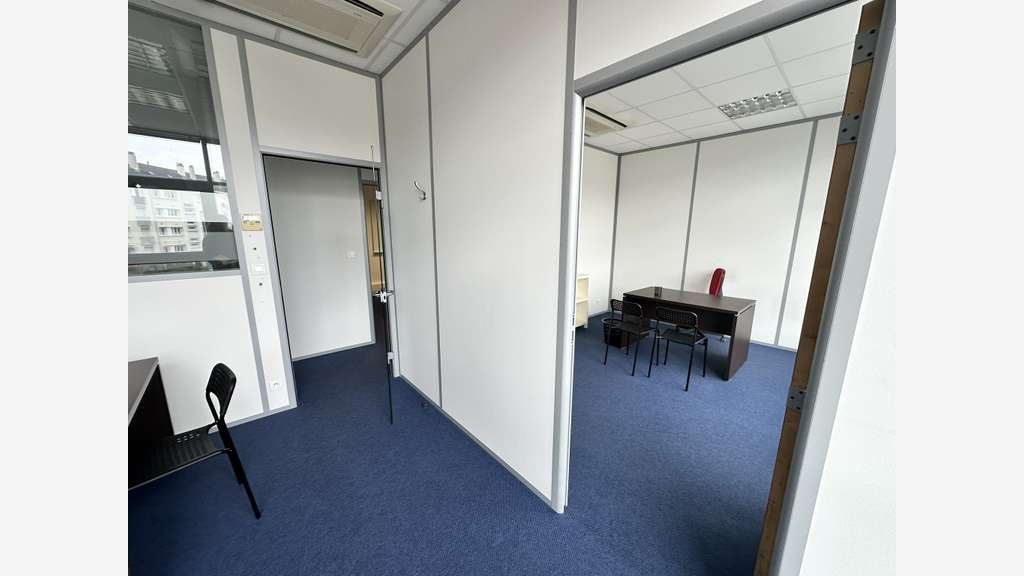 A louer bureaux 107m² R+1 Angers, Belle Beille