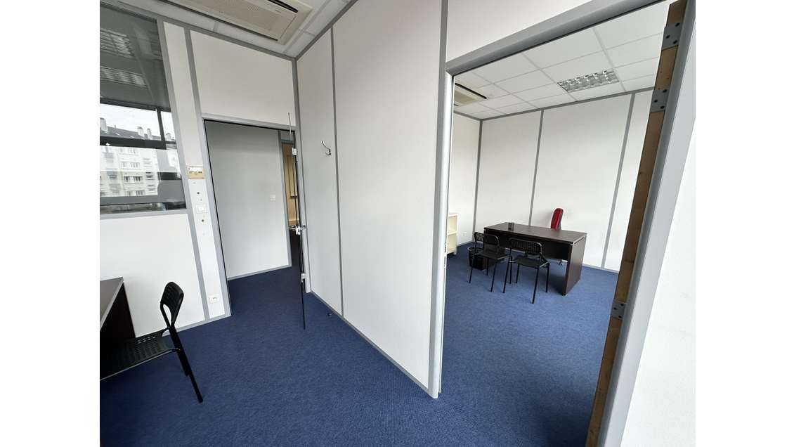 A louer bureaux 107m² R+1 Angers, Belle Beille