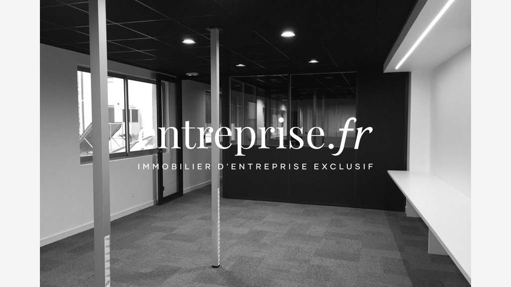 Loue plateau de bureaux 271m² au 1er étage Angers