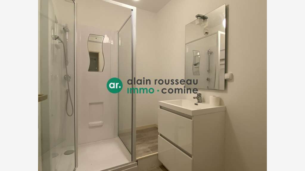 A LOUER - 49M² BUREAUX - ANGERS SECTEUR MADELEINE
