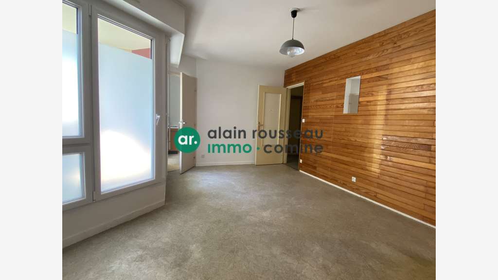 A LOUER - 49M² BUREAUX - ANGERS SECTEUR MADELEINE