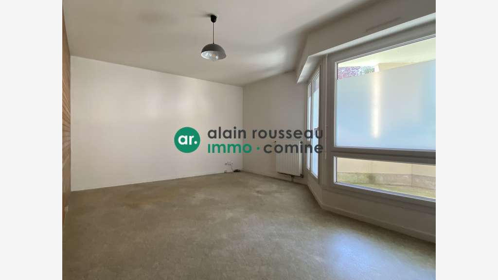 A LOUER - 49M² BUREAUX - ANGERS SECTEUR MADELEINE