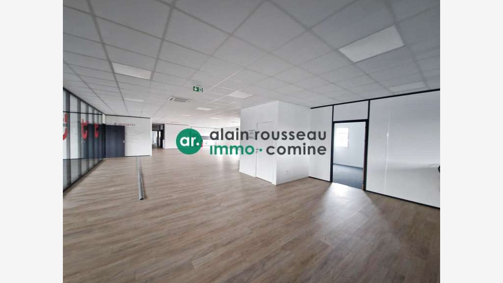Bureaux 600m² R+1 à louer à Angers Beaucouzé