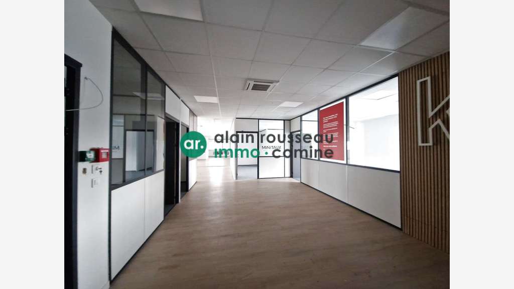 Bureaux 600m² R+1 à louer à Angers Beaucouzé