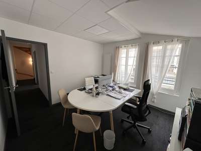 A louer bureaux 109m² en arrière-cour à Angers