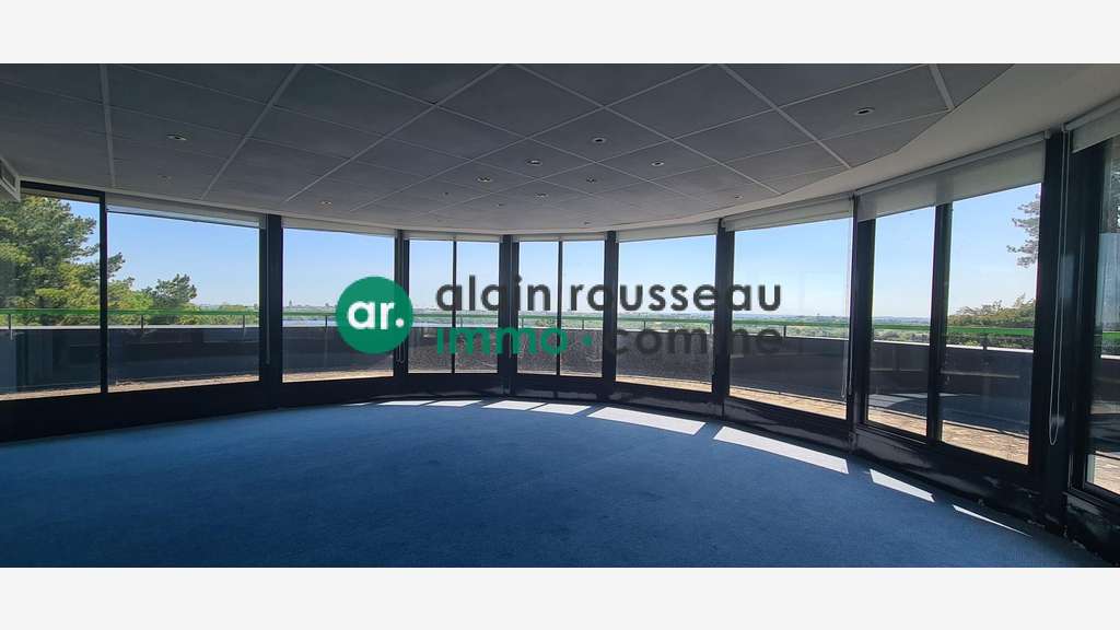 A louer bureaux 286m² sur deux étages Angers Ouest