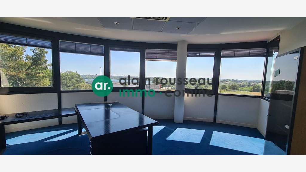 A louer bureaux 286m² sur deux étages Angers Ouest