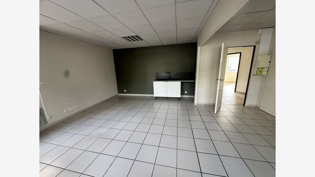 Bureaux 89m² RDC à louer à Angers Patton