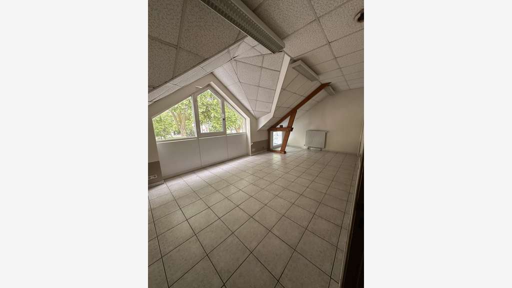 A louer bureaux 175m² R+3 à Angers St-Serge