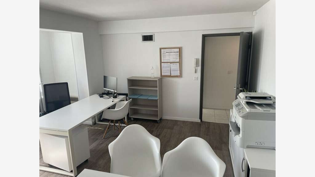 A louer bureaux 107m² facile d'accès à Anglet