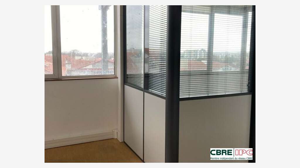 A louer bureaux 40m² R+3 PMR à Anglet