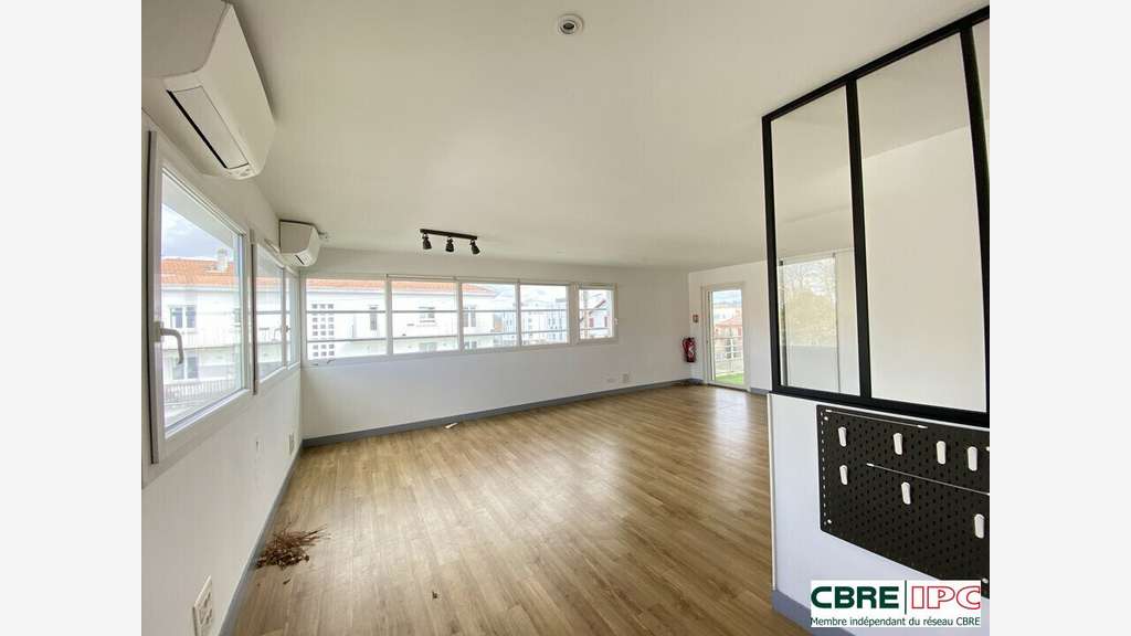 Location bureaux 130m² R+1 secteur Mairie d'Anglet