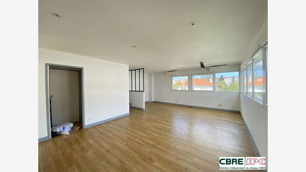 Location bureaux 130m² R+1 secteur Mairie d'Anglet