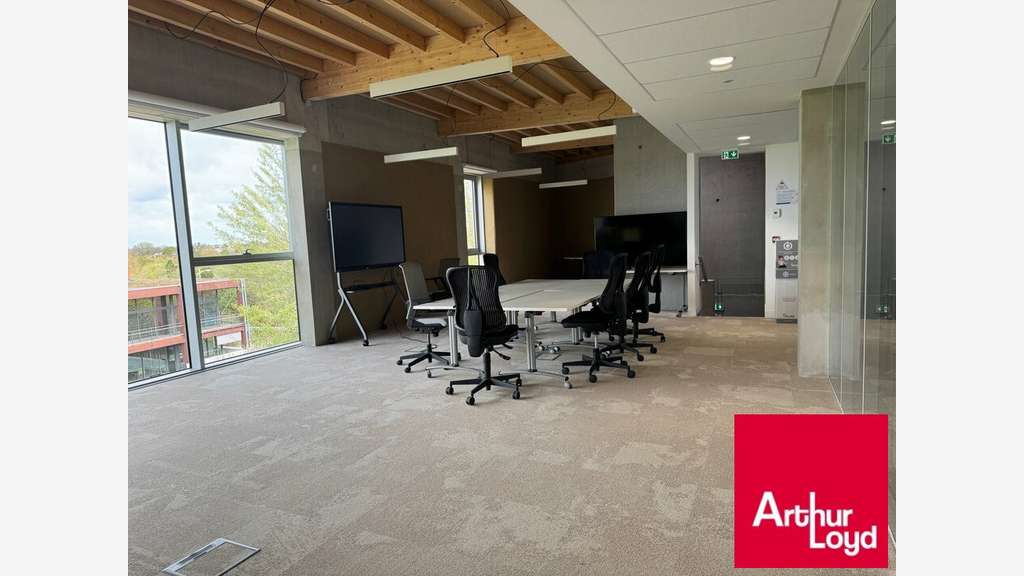Bureaux 109m² openspace R+1 à louer à Anglet