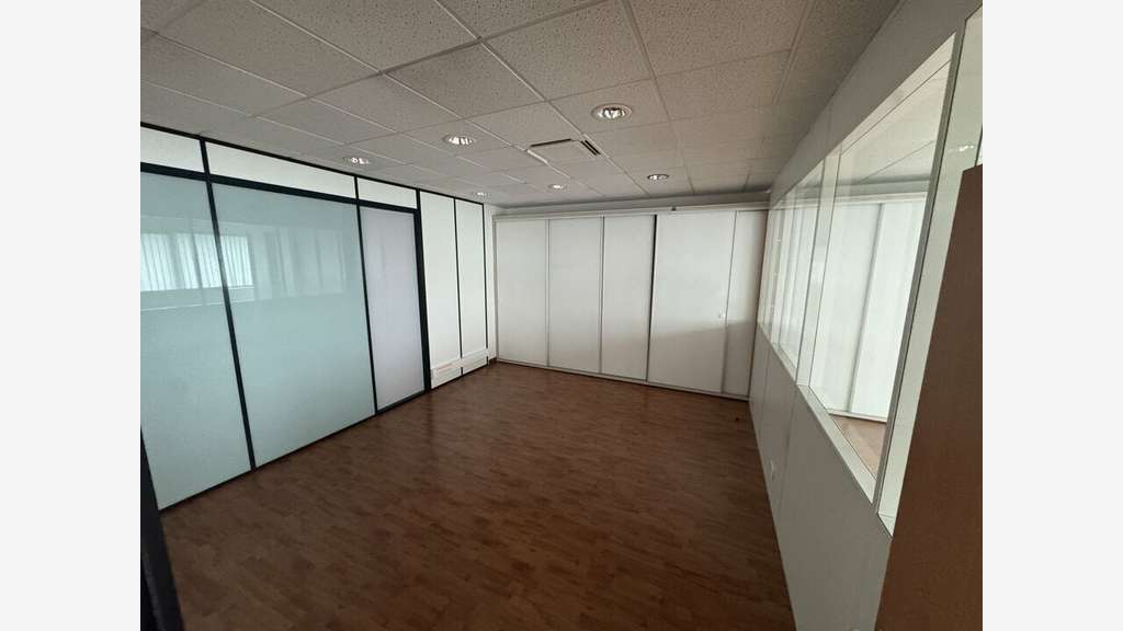 Bureaux 580m² divisibles à louer à Anglet Maignon