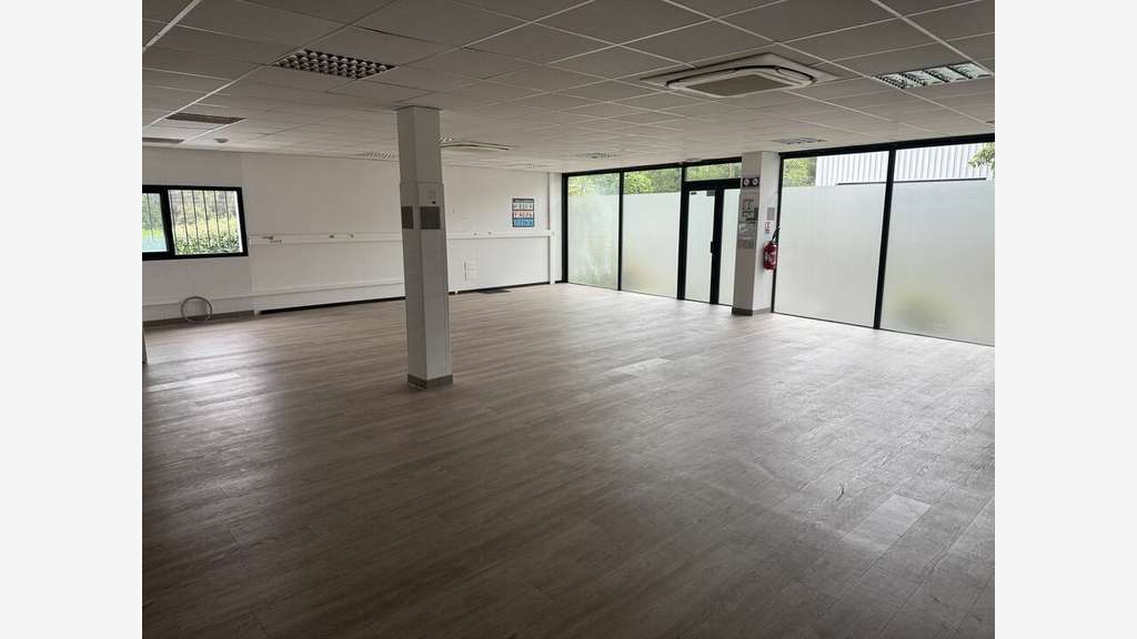 Bureaux 580m² divisibles à louer à Anglet Maignon