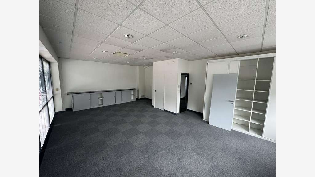 Bureaux 580m² divisibles à louer à Anglet Maignon