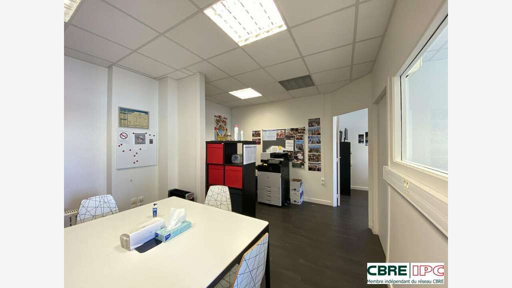 A louer bureaux 58m² R+1 à Anglet proche 5 Cantons