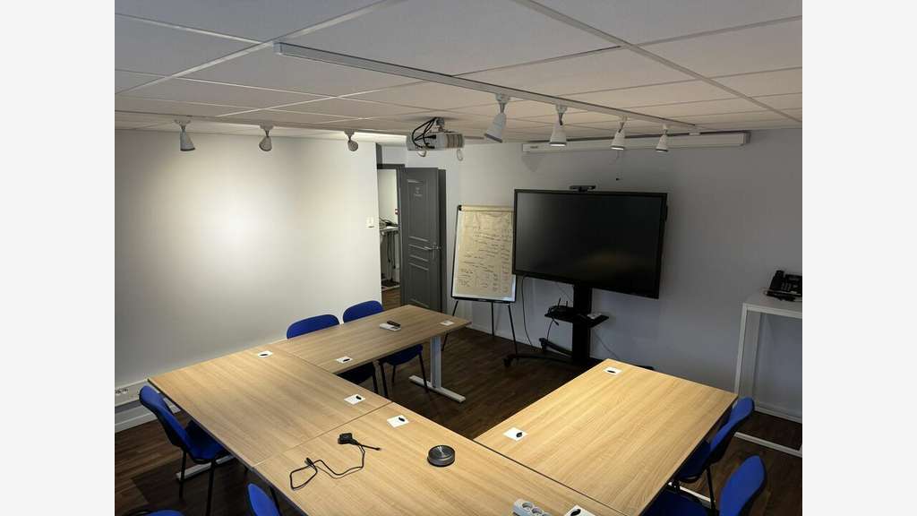 Bureaux 280m² à louer à Anglet