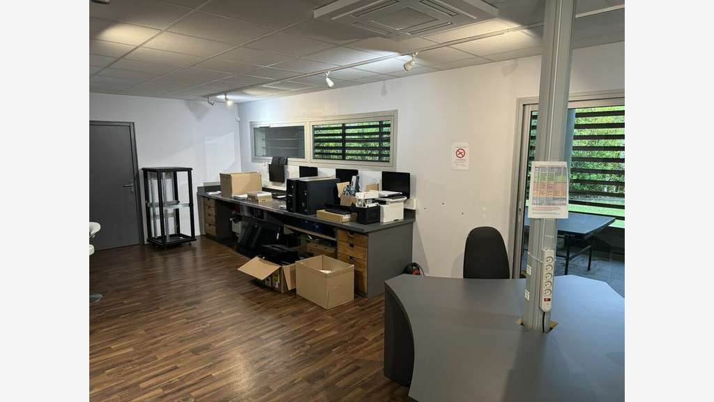 Bureaux 280m² à louer à Anglet