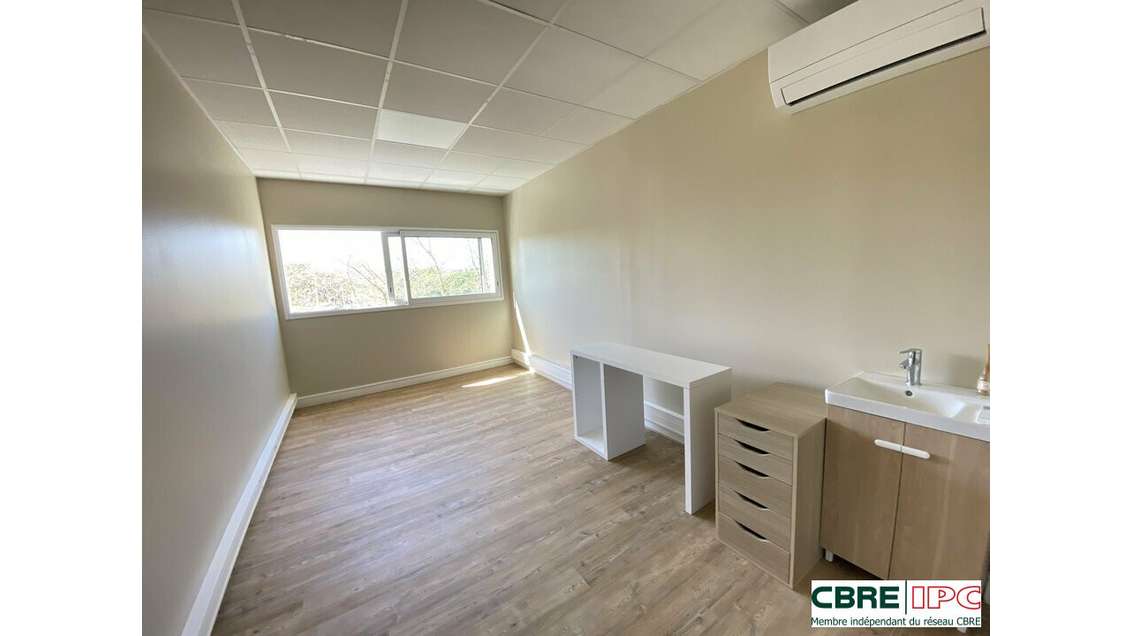 LOCATION - REF : 8241FD