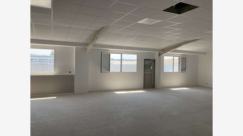 A louer bureaux refaits à neuf de 128m² à Anglet