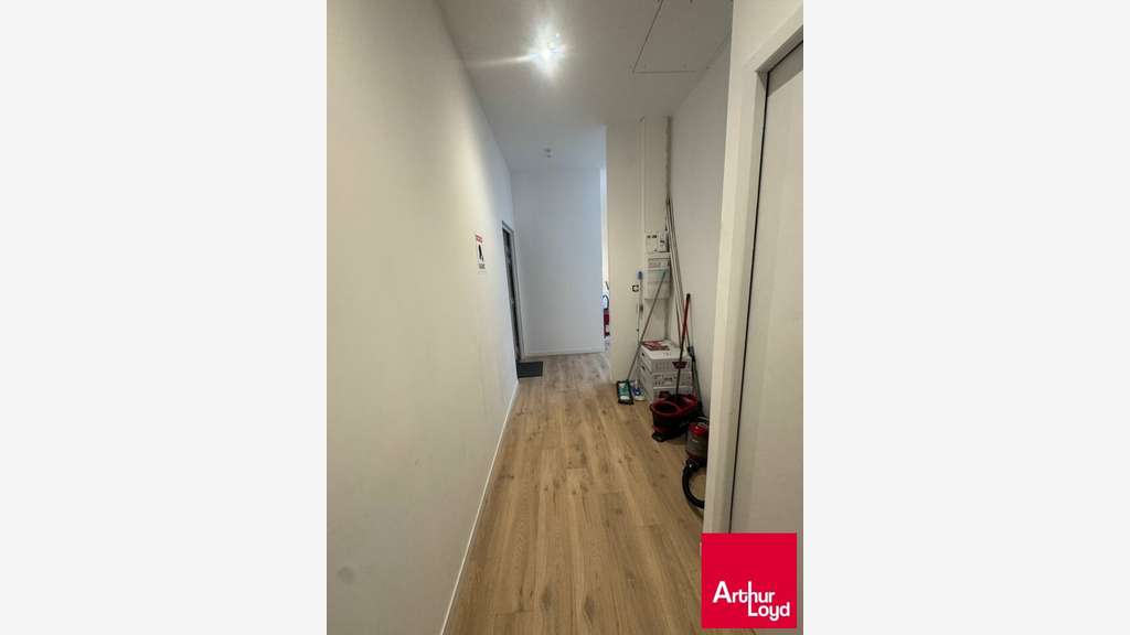 A louer open-space 129m² clim R+1 à Anglet 