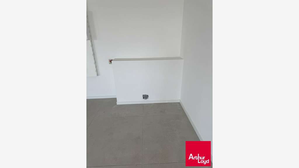 A louer open-space 129m² clim R+1 à Anglet 