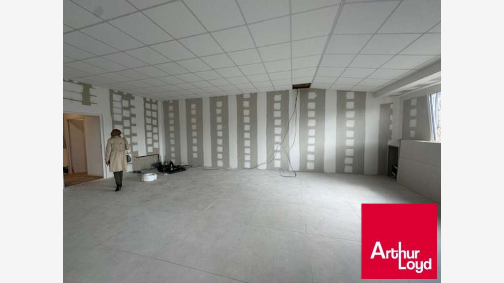 A louer open-space 129m² clim R+1 à Anglet 