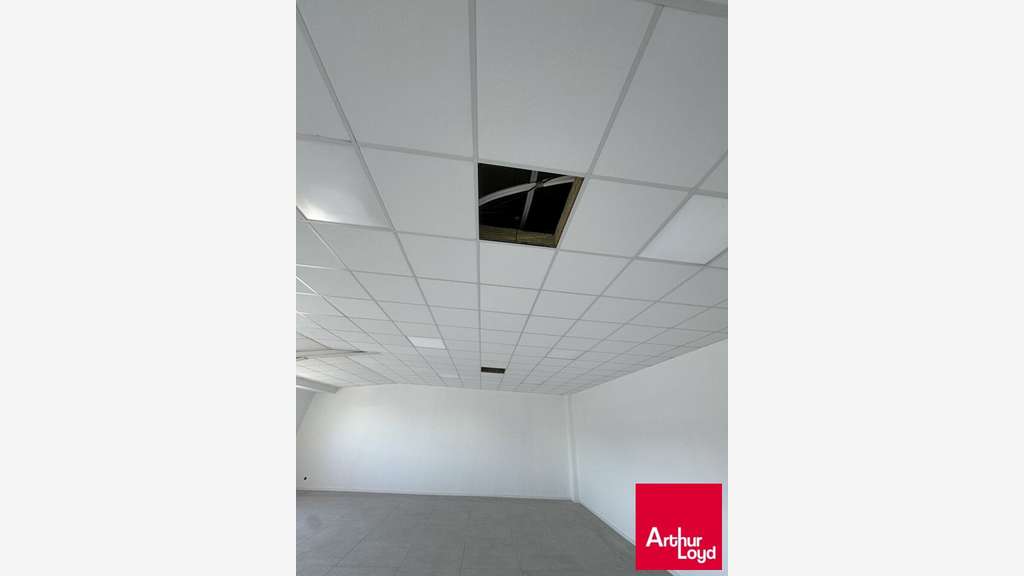 A louer open-space 129m² clim R+1 à Anglet 