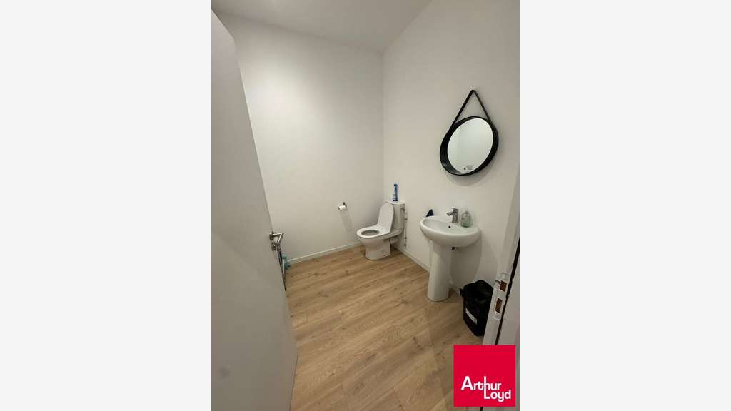 A louer open-space 129m² clim R+1 à Anglet 