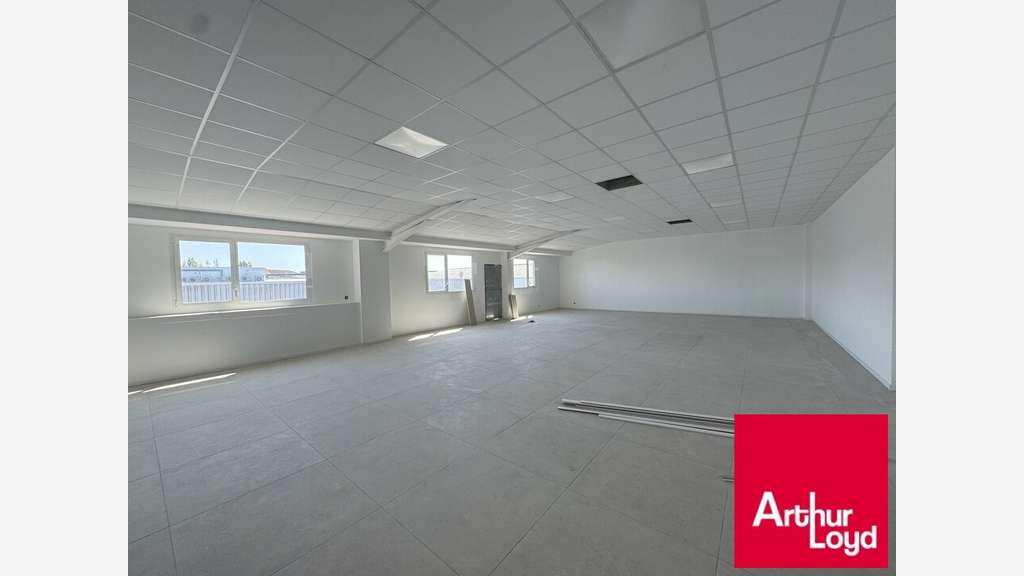 A louer open-space 129m² clim R+1 à Anglet 