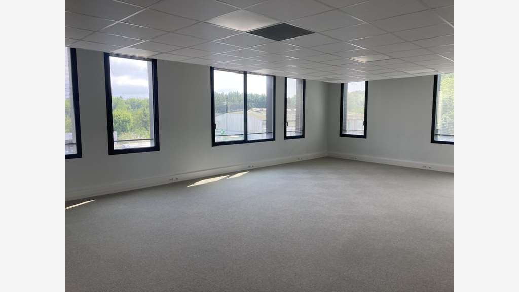 A louer bureau 267m² belles prestations à Anglet