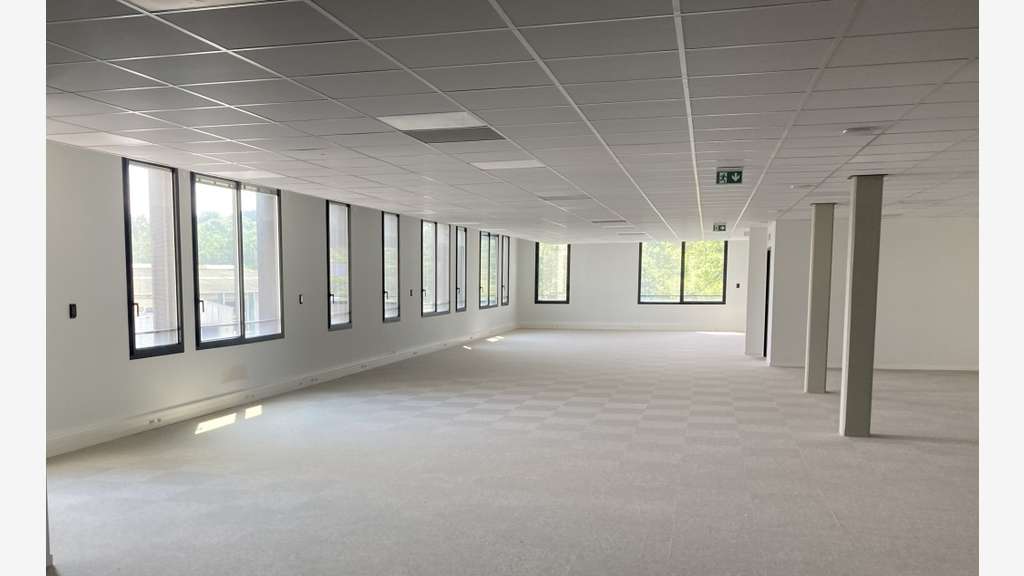 A louer bureau 267m² belles prestations à Anglet