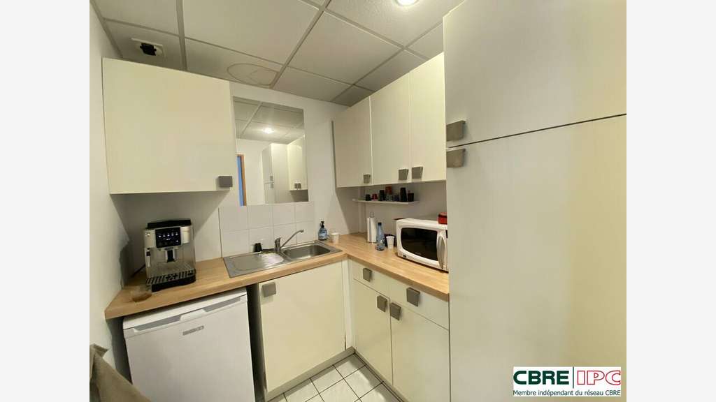 Location bureaux de 117m² au 1er étage à Anglet