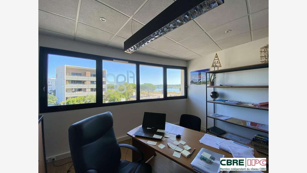 Location bureaux de 117m² au 1er étage à Anglet