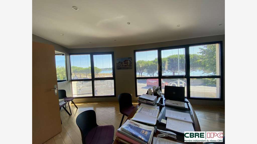 Location bureaux de 117m² au 1er étage à Anglet