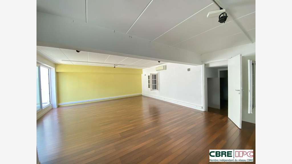 Location bureaux de 216m² à Anglet zone Maigon