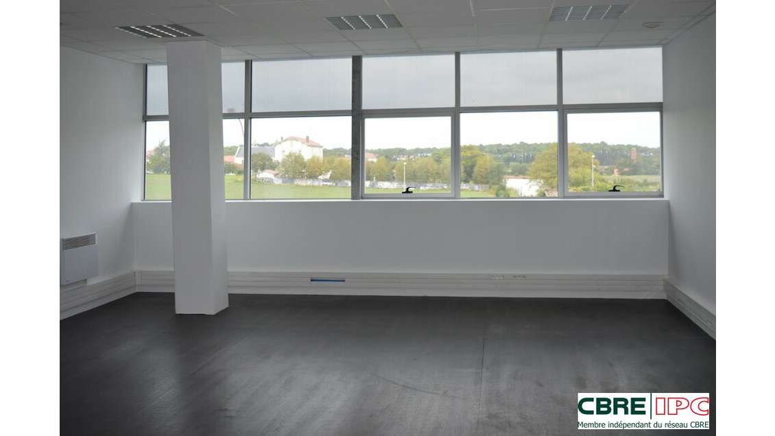 LOCATION - REF : 8385FD
