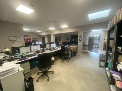 Bureaux 342 m² - idéalement situé proche de l'aéro