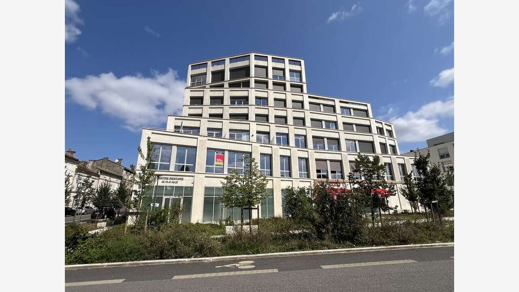 A louer bureaux 216m² à Angoulême L'Houmeau 