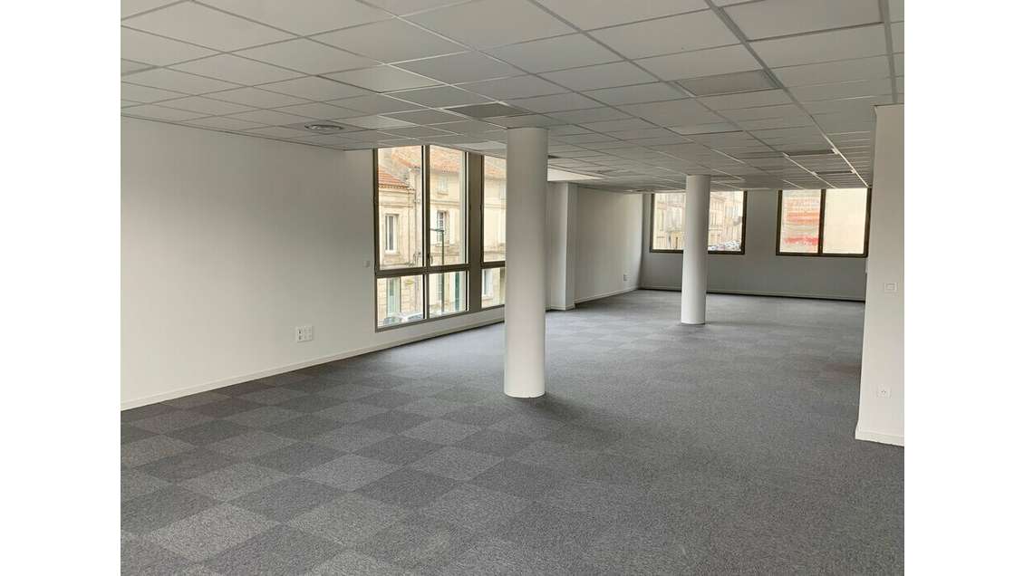 A louer bureaux 216m² à Angoulême L'Houmeau 