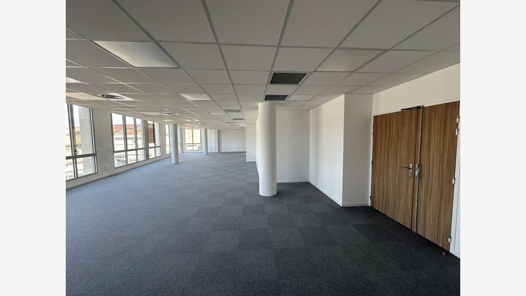 A louer 2 modules bureaux divisibles à Angoulême